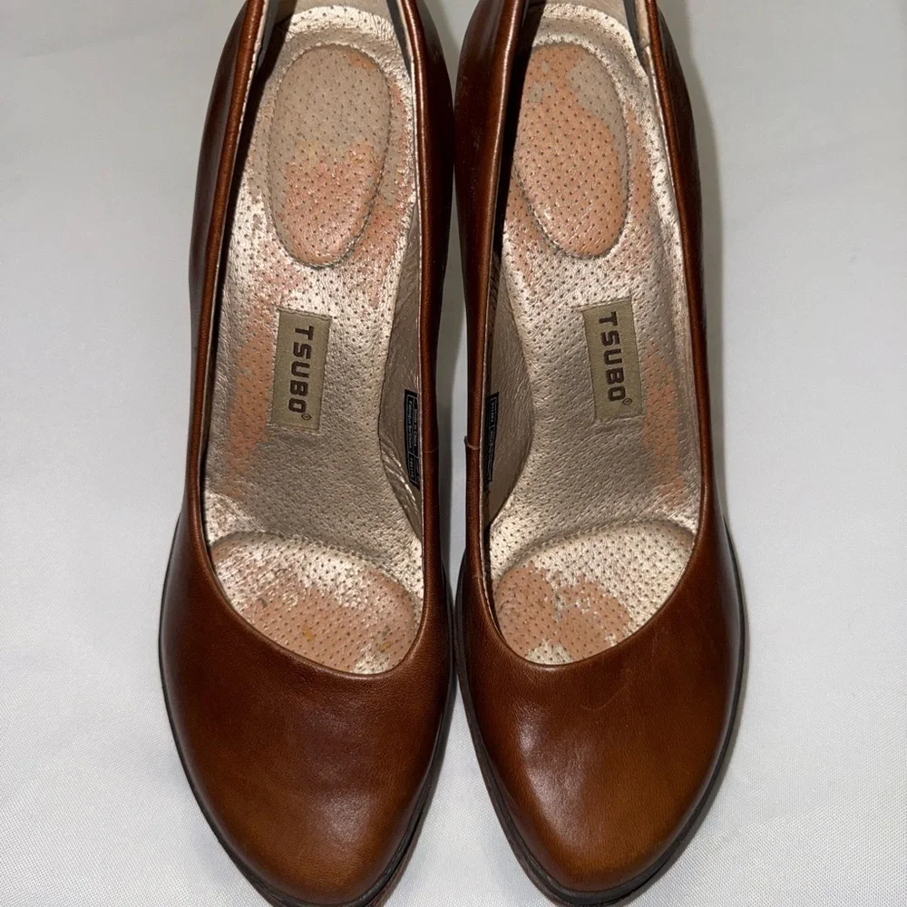 TSUBO Women's Magda Platform Pump Chestnut Brown